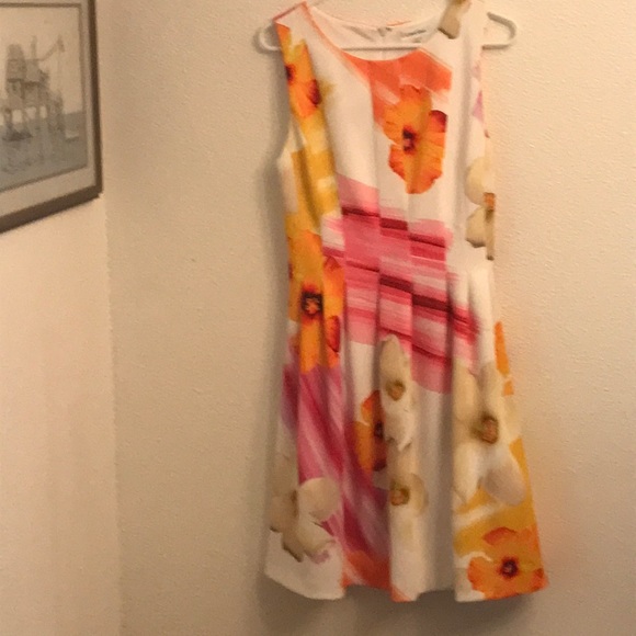 CALVIN KLEIN FLORAL SLEEVELESS DRESS - Picture 1 of 4